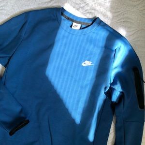 NIKE Men’s Blue Pullover